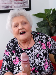 granny_sexy_2025_1299393