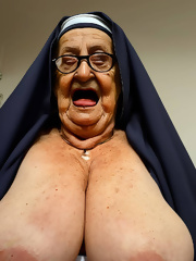 granny_sexy_2025_1299399